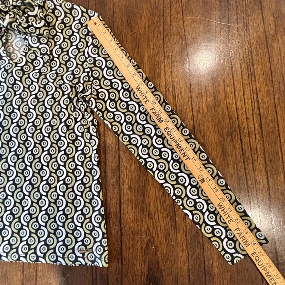 Tahari groovy graphic print long sleeve bow collar blouse size L - Picture 14 of 15